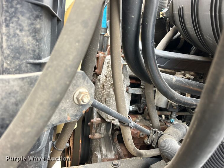 image for item DS0826 2014 International 7400 dump truck