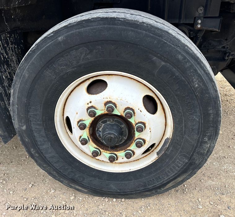 image for item DS0826 2014 International 7400 dump truck