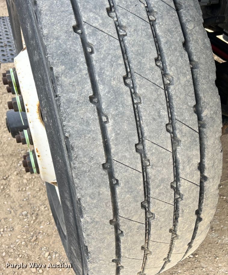 image for item DS0826 2014 International 7400 dump truck