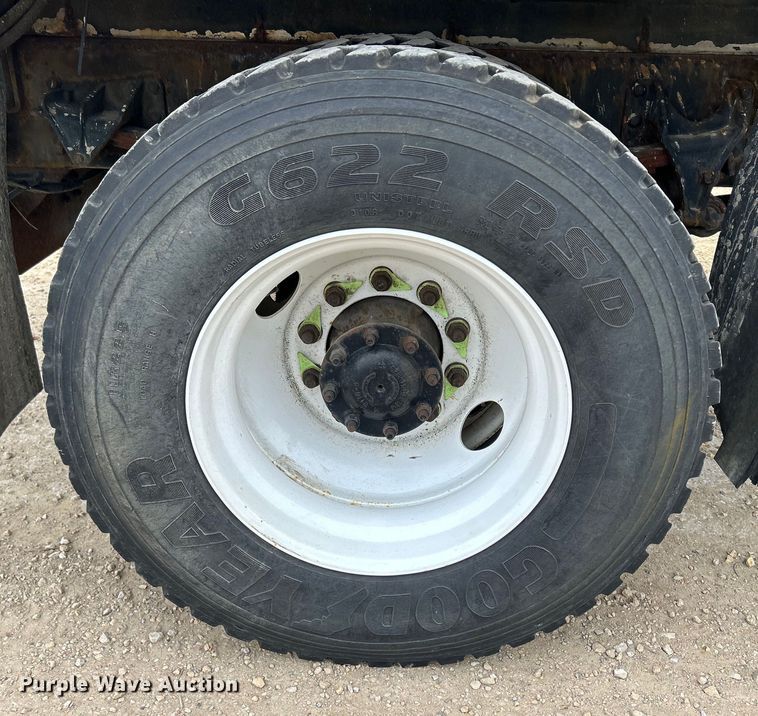 image for item DS0826 2014 International 7400 dump truck