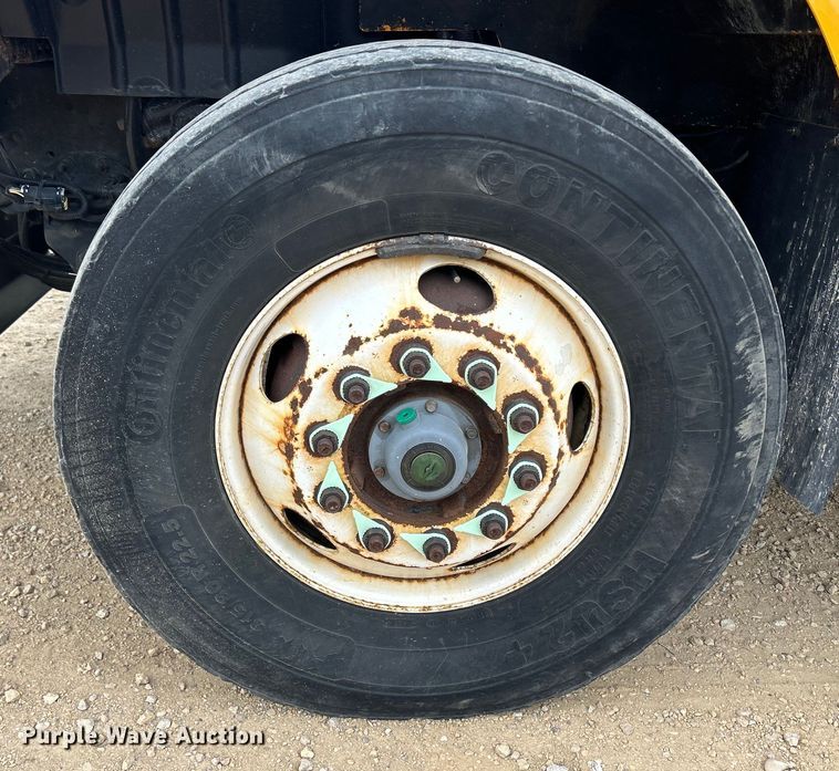 image for item DS0826 2014 International 7400 dump truck