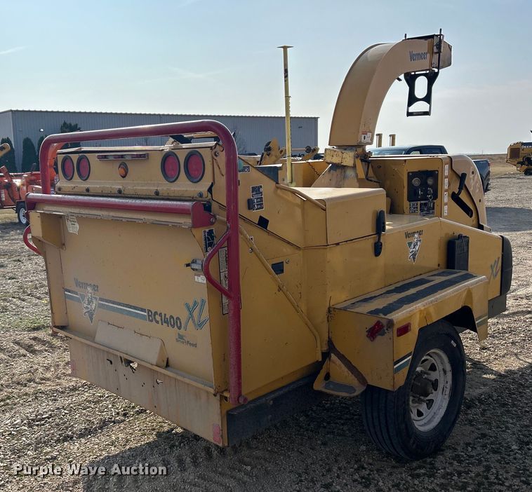 image for item DS0827 2005 Vermeer  BC1400 XL wood chipper