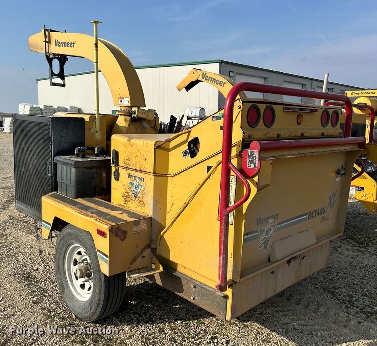 image for item DS0827 2005 Vermeer  BC1400 XL wood chipper