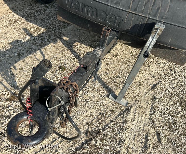 image for item DS0827 2005 Vermeer  BC1400 XL wood chipper