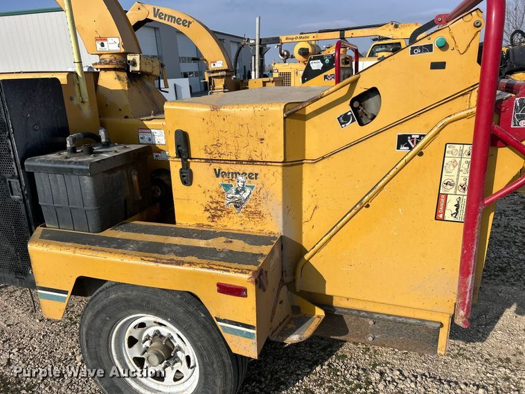 image for item DS0827 2005 Vermeer  BC1400 XL wood chipper