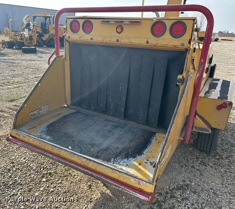 image for item DS0827 2005 Vermeer  BC1400 XL wood chipper