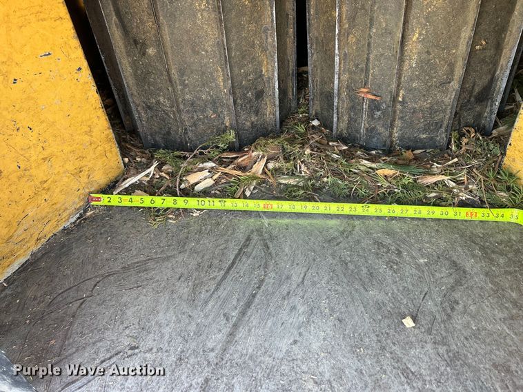 image for item DS0827 2005 Vermeer  BC1400 XL wood chipper