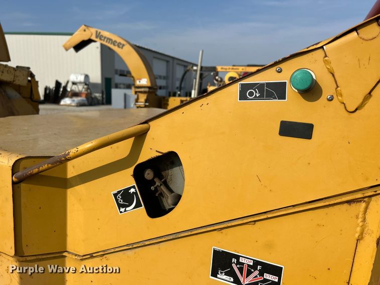 image for item DS0827 2005 Vermeer  BC1400 XL wood chipper