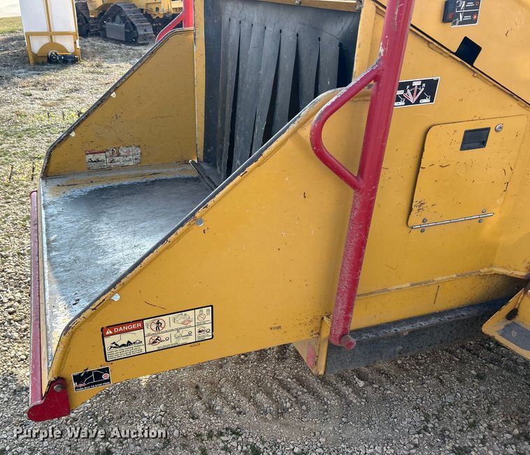 image for item DS0827 2005 Vermeer  BC1400 XL wood chipper
