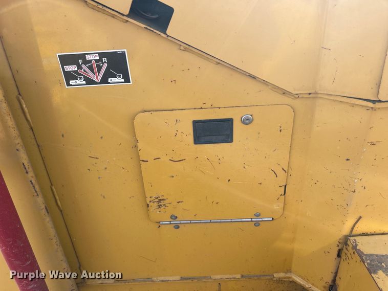 image for item DS0827 2005 Vermeer  BC1400 XL wood chipper