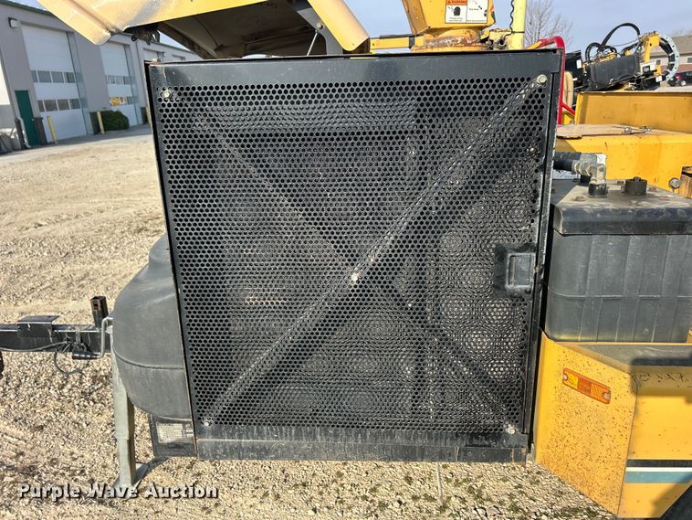 image for item DS0827 2005 Vermeer  BC1400 XL wood chipper