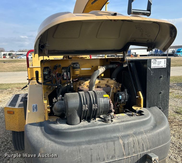 image for item DS0827 2005 Vermeer  BC1400 XL wood chipper