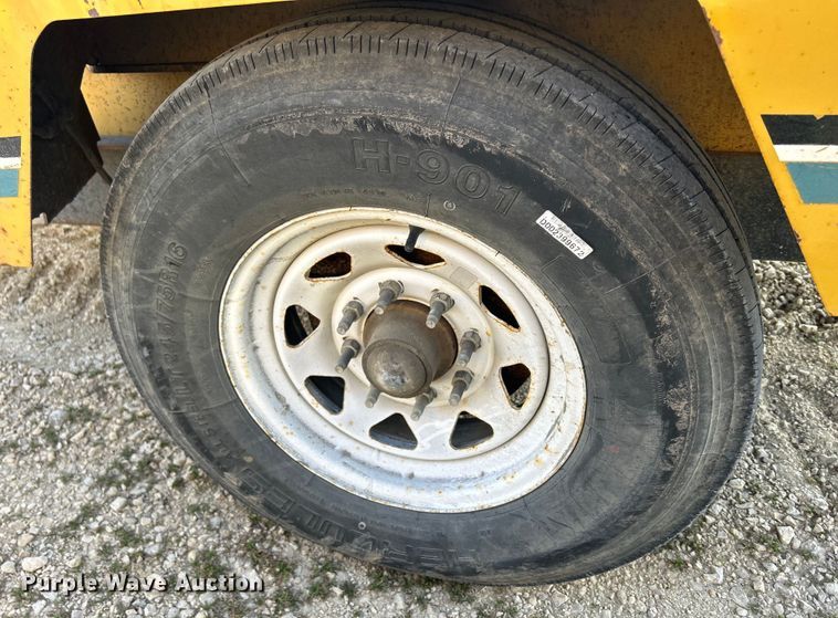 image for item DS0827 2005 Vermeer  BC1400 XL wood chipper