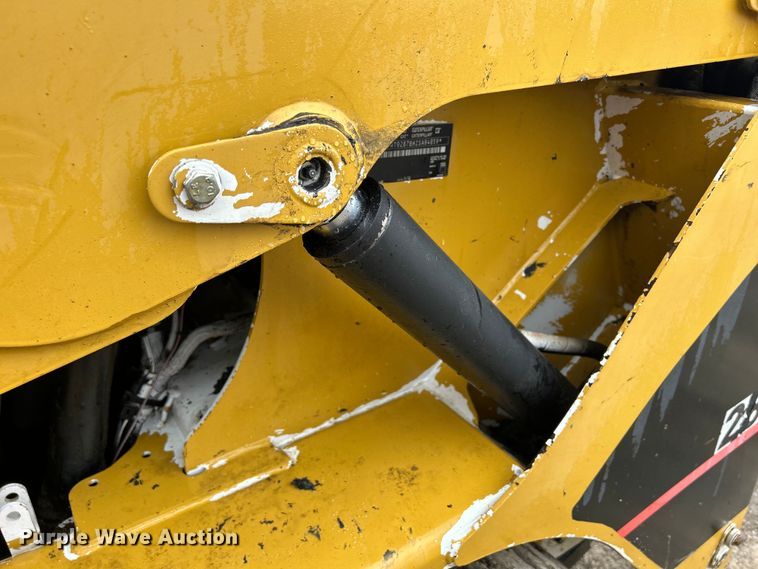 image for item DS0829 2006 Caterpillar 287B skid steer loader