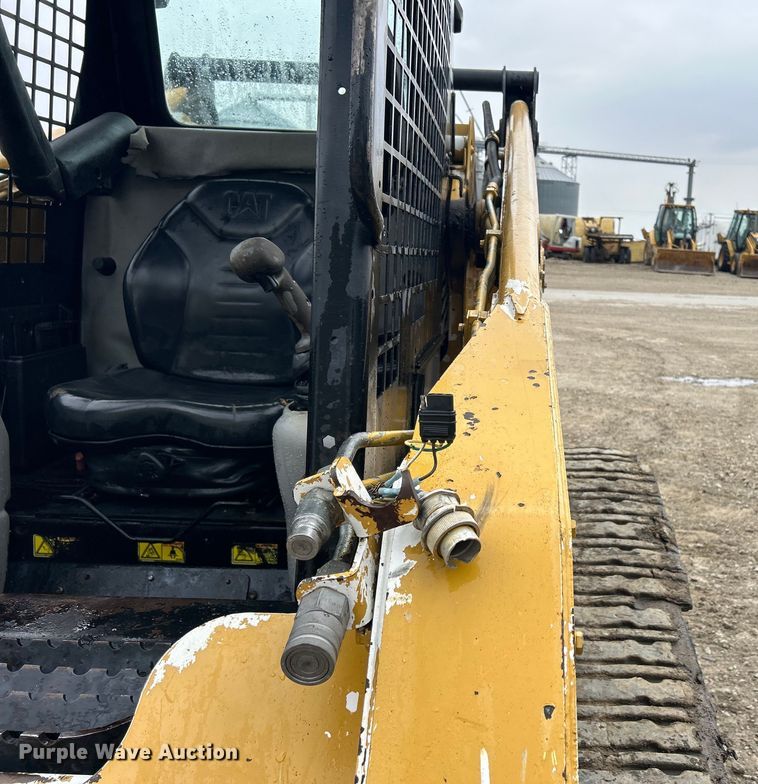 image for item DS0829 2006 Caterpillar 287B skid steer loader