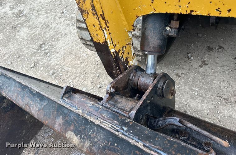 image for item DS0829 2006 Caterpillar 287B skid steer loader