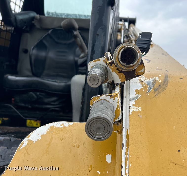 image for item DS0829 2006 Caterpillar 287B skid steer loader