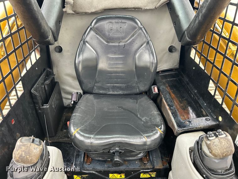 image for item DS0829 2006 Caterpillar 287B skid steer loader