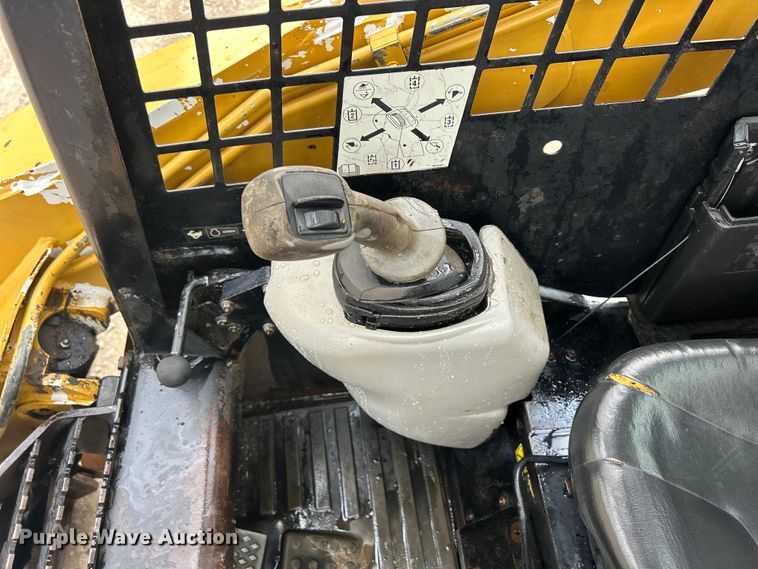 image for item DS0829 2006 Caterpillar 287B skid steer loader