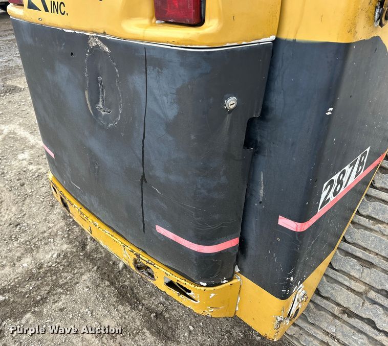 image for item DS0829 2006 Caterpillar 287B skid steer loader