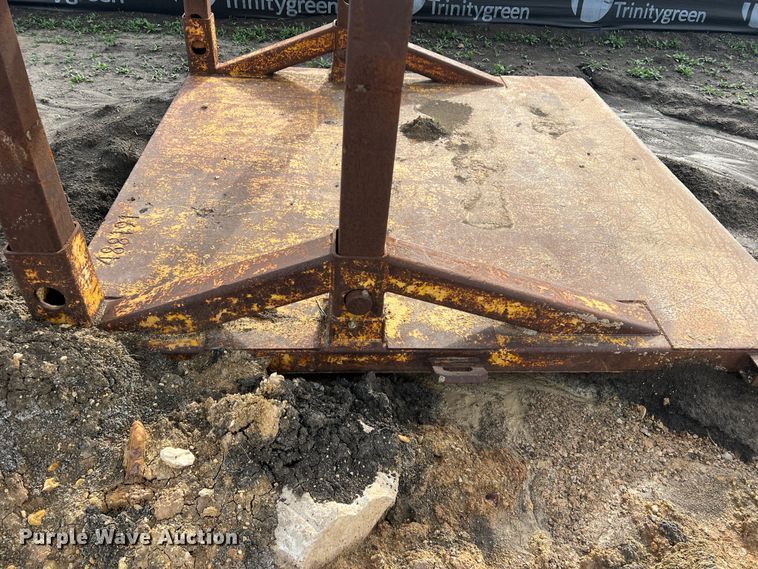 image for item DS2484 Trench box