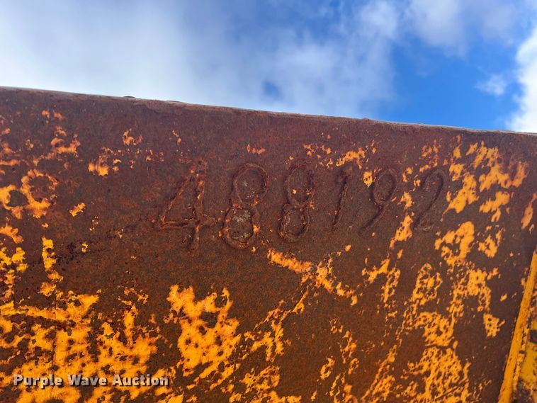 image for item DS2484 Trench box