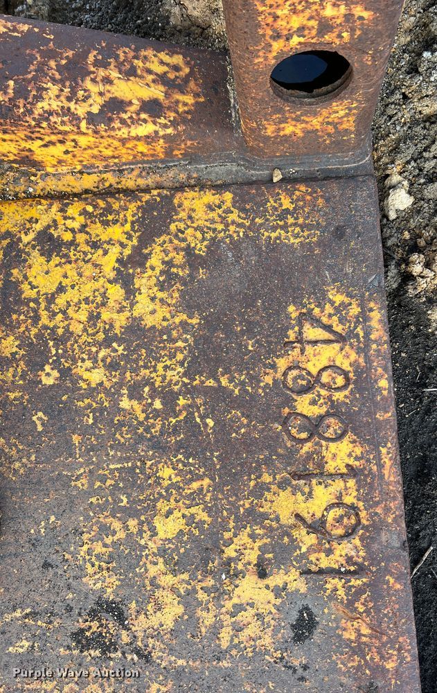 image for item DS2484 Trench box