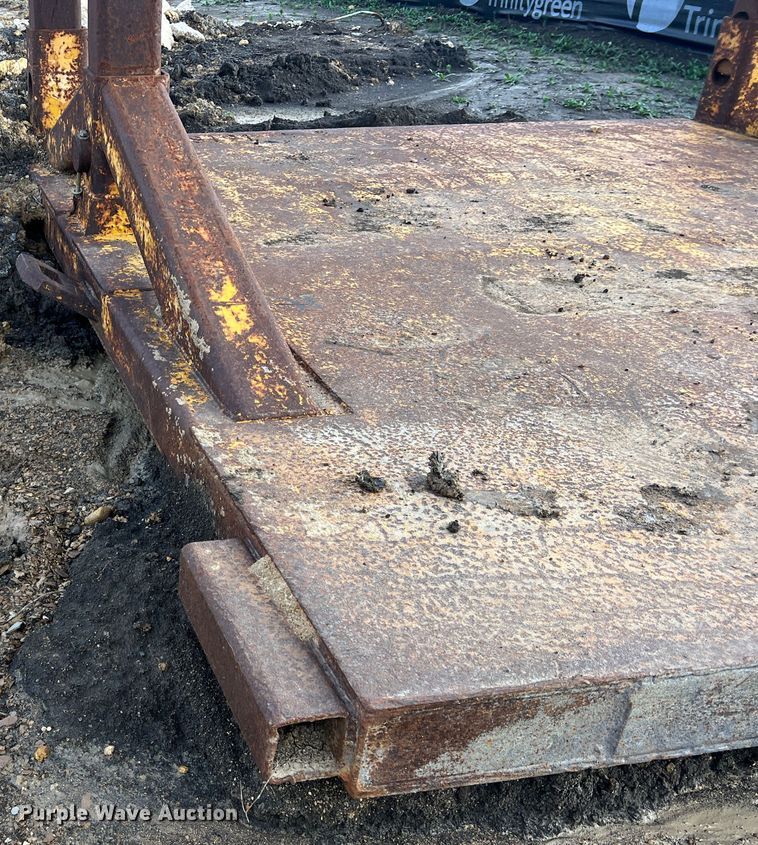 image for item DS2484 Trench box