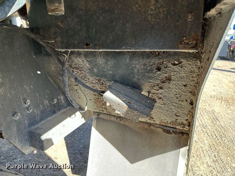 image for item DS2907 1999 Kenworth  T800 vacuum truck