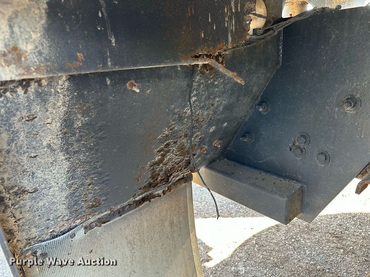 image for item DS2907 1999 Kenworth  T800 vacuum truck