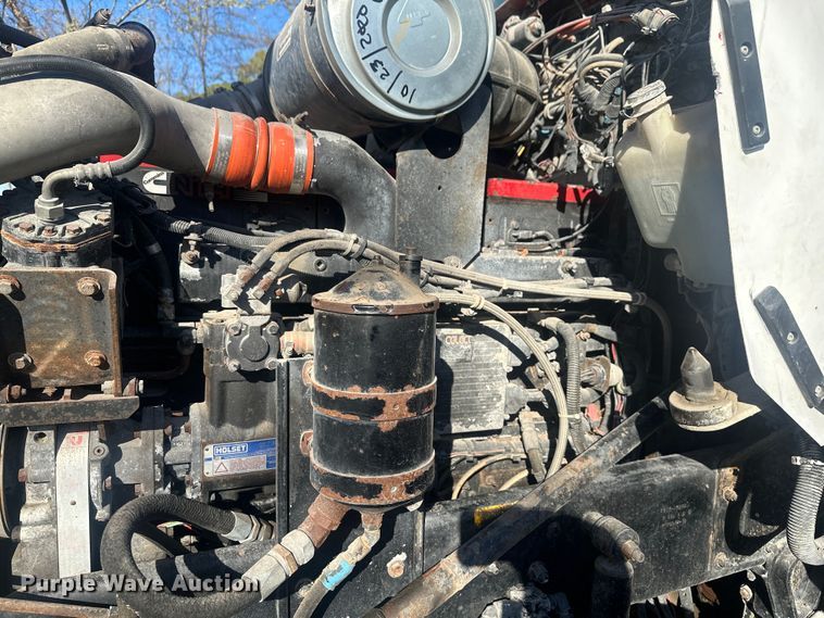 image for item DS2907 1999 Kenworth  T800 vacuum truck