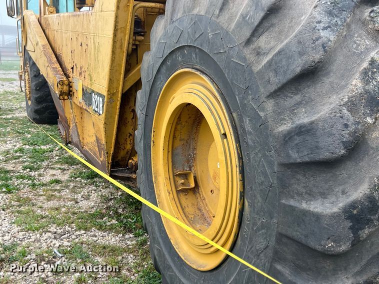 image for item DS2925 1985 Caterpillar 621B conventional scraper 