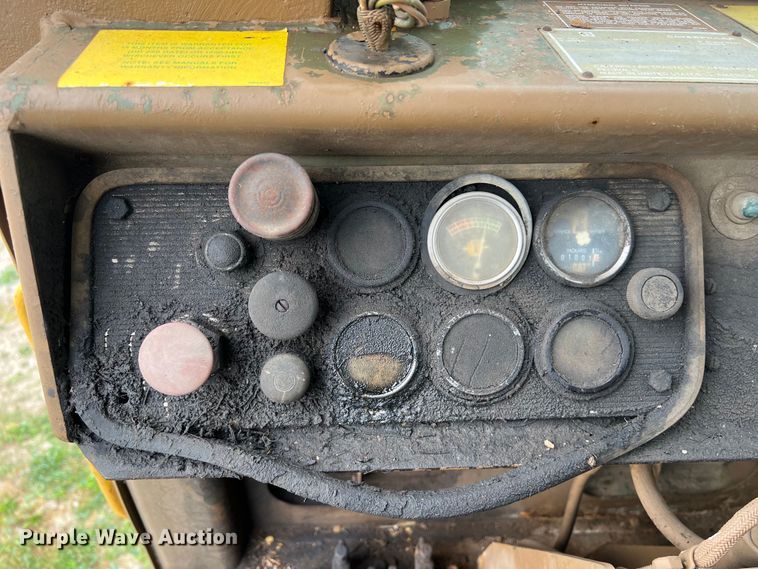 image for item DS2925 1985 Caterpillar 621B conventional scraper 