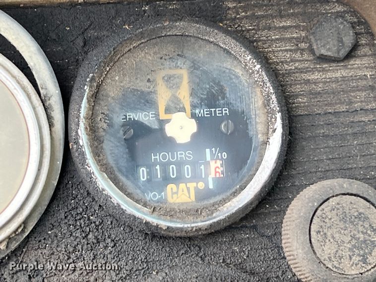 image for item DS2925 1985 Caterpillar 621B conventional scraper 