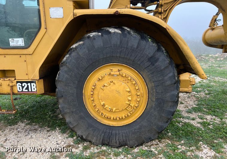 image for item DS2925 1985 Caterpillar 621B conventional scraper 