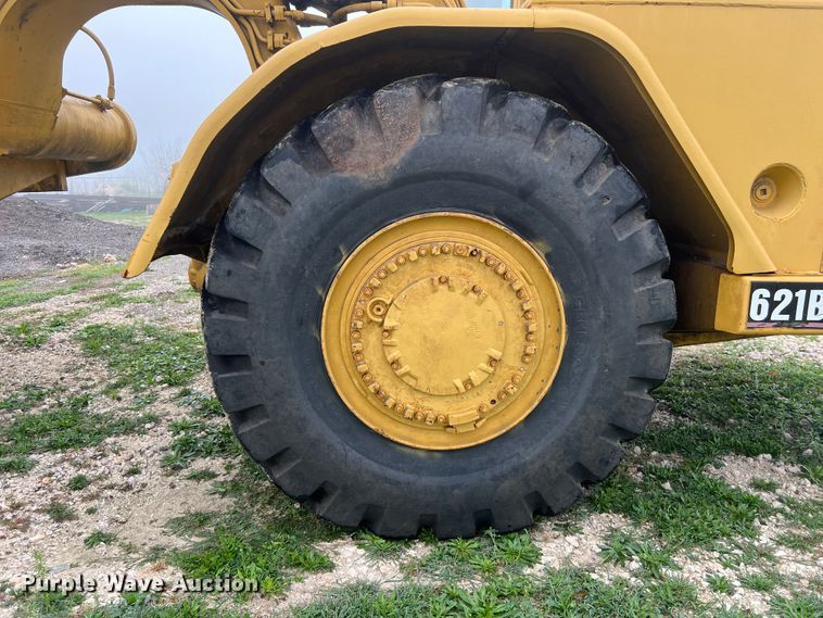 image for item DS2925 1985 Caterpillar 621B conventional scraper 