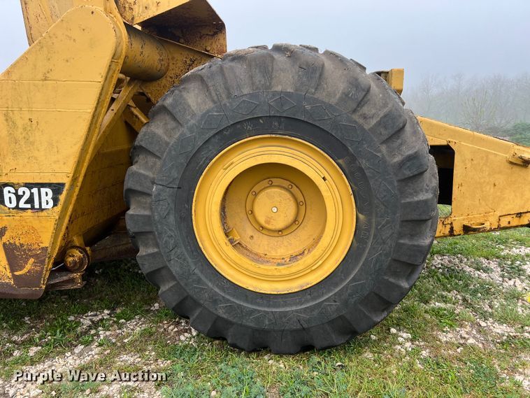 image for item DS2925 1985 Caterpillar 621B conventional scraper 