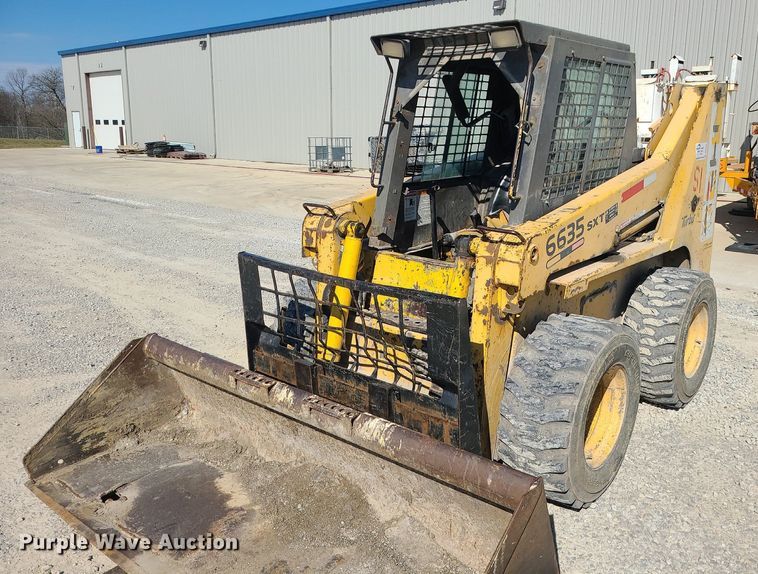 image for item DS7332 Gehl 6635SXT skid steer loader