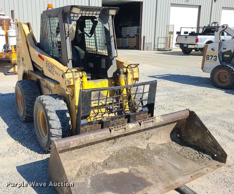 image for item DS7332 Gehl 6635SXT skid steer loader