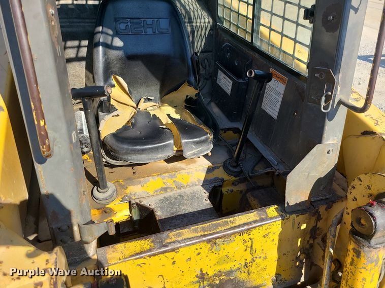 image for item DS7332 Gehl 6635SXT skid steer loader