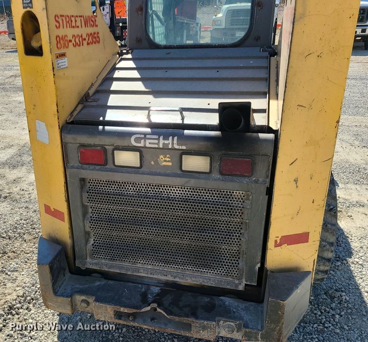 image for item DS7332 Gehl 6635SXT skid steer loader