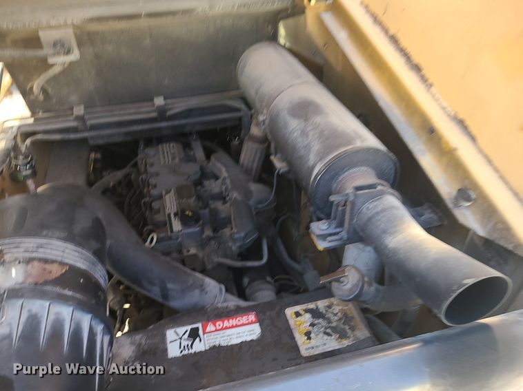 image for item DS7332 Gehl 6635SXT skid steer loader