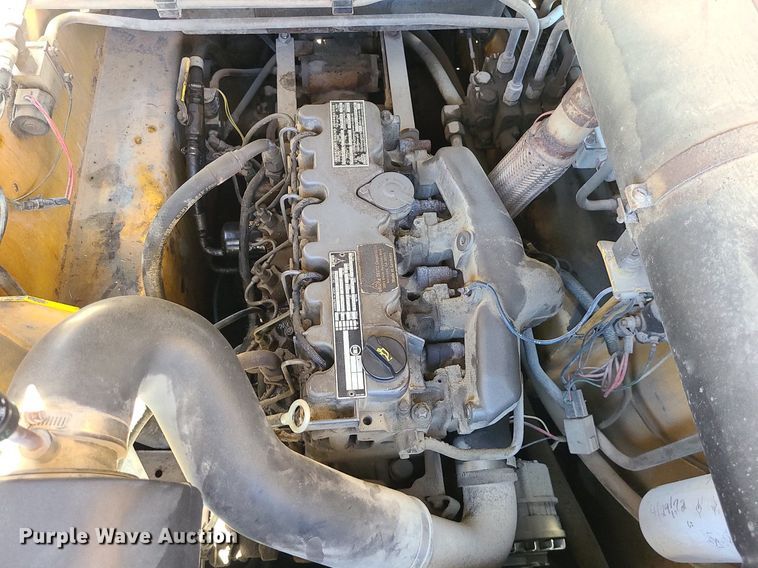 image for item DS7332 Gehl 6635SXT skid steer loader