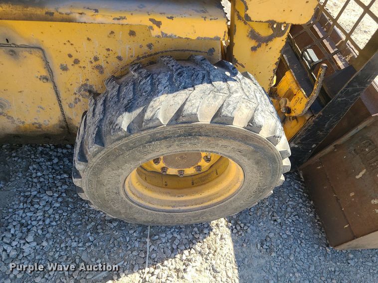 image for item DS7332 Gehl 6635SXT skid steer loader