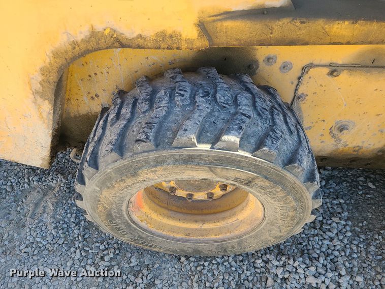 image for item DS7332 Gehl 6635SXT skid steer loader