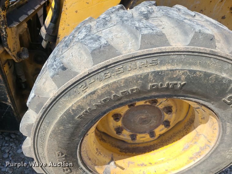 image for item DS7332 Gehl 6635SXT skid steer loader