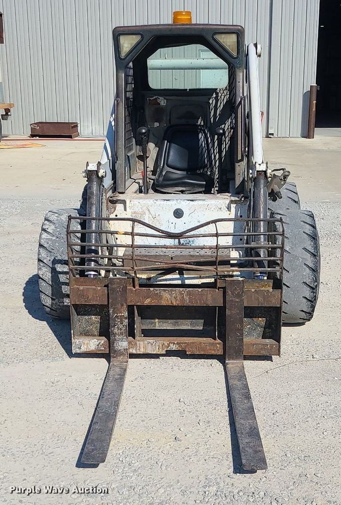 image for item DS7333 2000 Bobcat 873 skid steer loader