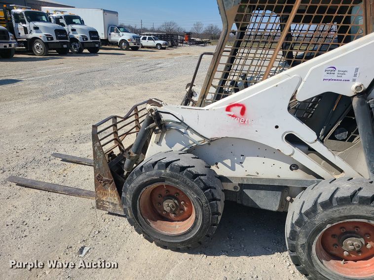image for item DS7333 2000 Bobcat 873 skid steer loader