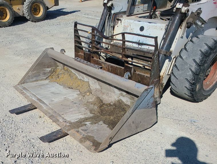 image for item DS7333 2000 Bobcat 873 skid steer loader