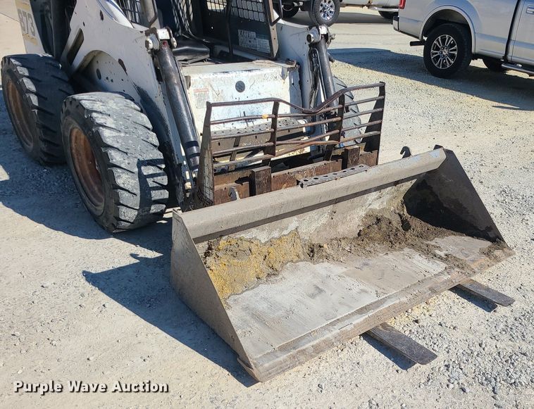 image for item DS7333 2000 Bobcat 873 skid steer loader